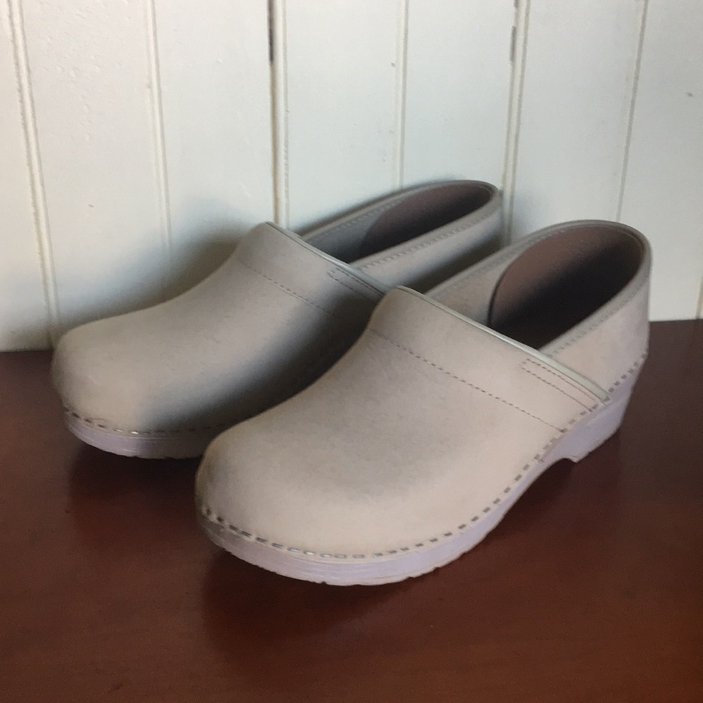 unworn Dansko clogs, size 41